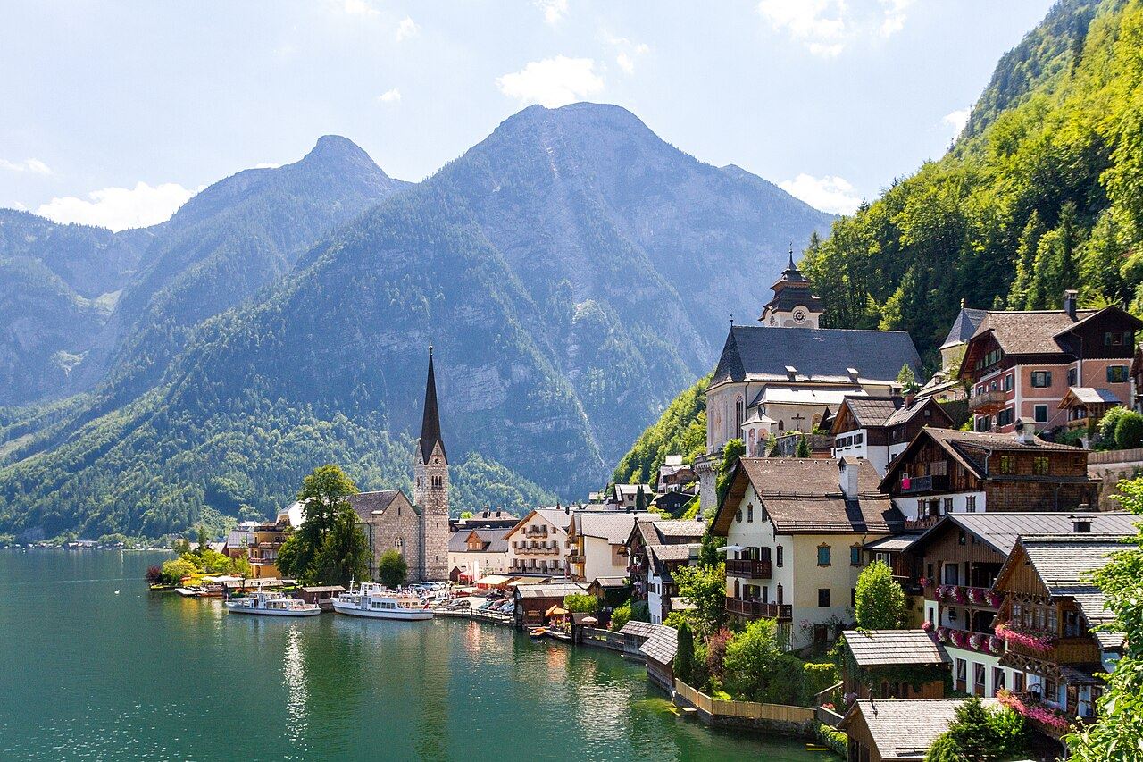 Hallstatt village on its Alpine lake